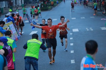 BƯỚC CHẠY CHÀO XUÂN THÀNH PHỐ QUẢNG NGÃI 2024 - Ảnh #1251231