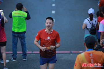 BƯỚC CHẠY CHÀO XUÂN THÀNH PHỐ QUẢNG NGÃI 2024 - Ảnh #1251345