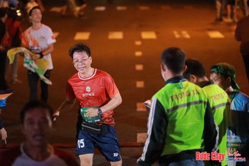 BƯỚC CHẠY CHÀO XUÂN THÀNH PHỐ QUẢNG NGÃI 2024 - Ảnh #1243148