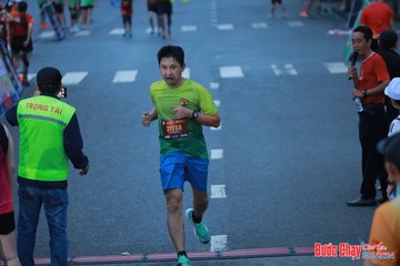BƯỚC CHẠY CHÀO XUÂN THÀNH PHỐ QUẢNG NGÃI 2024 - Ảnh #1251216
