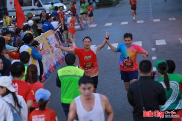 BƯỚC CHẠY CHÀO XUÂN THÀNH PHỐ QUẢNG NGÃI 2024 - Ảnh #1250746