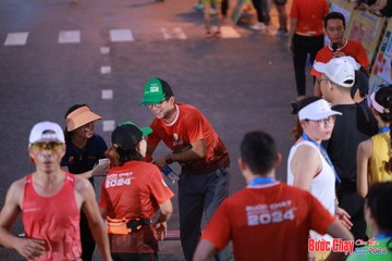 BƯỚC CHẠY CHÀO XUÂN THÀNH PHỐ QUẢNG NGÃI 2024 - Ảnh #1250111