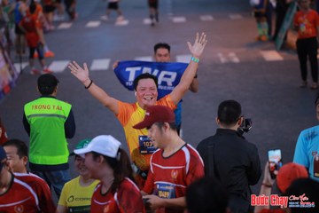 BƯỚC CHẠY CHÀO XUÂN THÀNH PHỐ QUẢNG NGÃI 2024 - Ảnh #1250373