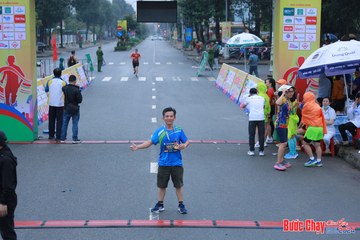 BƯỚC CHẠY CHÀO XUÂN THÀNH PHỐ QUẢNG NGÃI 2024 - Ảnh #1252193