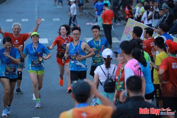 BƯỚC CHẠY CHÀO XUÂN THÀNH PHỐ QUẢNG NGÃI 2024 - Ảnh #1251308