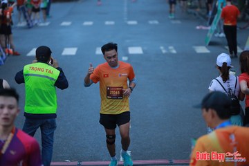 BƯỚC CHẠY CHÀO XUÂN THÀNH PHỐ QUẢNG NGÃI 2024 - Ảnh #1251284