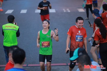 BƯỚC CHẠY CHÀO XUÂN THÀNH PHỐ QUẢNG NGÃI 2024 - Ảnh #1251080