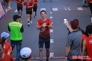BƯỚC CHẠY CHÀO XUÂN THÀNH PHỐ QUẢNG NGÃI 2024 - Ảnh #1250514