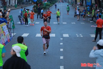BƯỚC CHẠY CHÀO XUÂN THÀNH PHỐ QUẢNG NGÃI 2024 - Ảnh #1251765