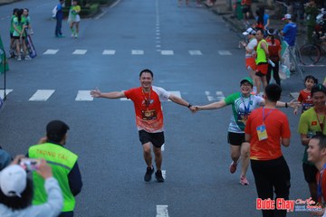 BƯỚC CHẠY CHÀO XUÂN THÀNH PHỐ QUẢNG NGÃI 2024 - Ảnh #1251667