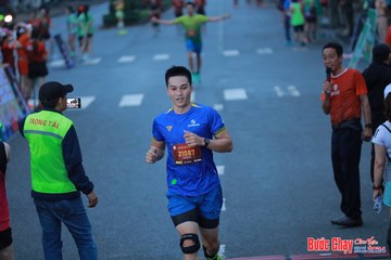 BƯỚC CHẠY CHÀO XUÂN THÀNH PHỐ QUẢNG NGÃI 2024 - Ảnh #1251195