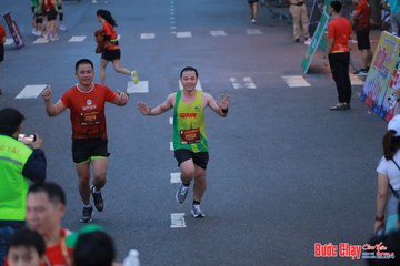 BƯỚC CHẠY CHÀO XUÂN THÀNH PHỐ QUẢNG NGÃI 2024 - Ảnh #1250888