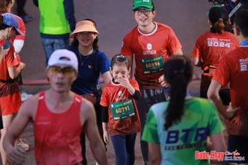 BƯỚC CHẠY CHÀO XUÂN THÀNH PHỐ QUẢNG NGÃI 2024 - Ảnh #1250115