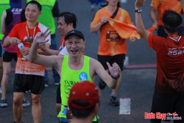 BƯỚC CHẠY CHÀO XUÂN THÀNH PHỐ QUẢNG NGÃI 2024 - Ảnh #1251025