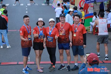 BƯỚC CHẠY CHÀO XUÂN THÀNH PHỐ QUẢNG NGÃI 2024 - Ảnh #1251918