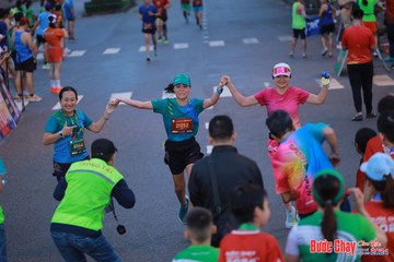 BƯỚC CHẠY CHÀO XUÂN THÀNH PHỐ QUẢNG NGÃI 2024 - Ảnh #1250680