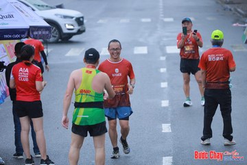 BƯỚC CHẠY CHÀO XUÂN THÀNH PHỐ QUẢNG NGÃI 2024 - Ảnh #1252328