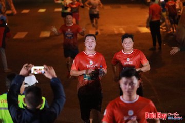 BƯỚC CHẠY CHÀO XUÂN THÀNH PHỐ QUẢNG NGÃI 2024 - Ảnh #1246942