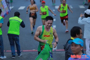 BƯỚC CHẠY CHÀO XUÂN THÀNH PHỐ QUẢNG NGÃI 2024 - Ảnh #1251728
