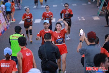 BƯỚC CHẠY CHÀO XUÂN THÀNH PHỐ QUẢNG NGÃI 2024 - Ảnh #1250550