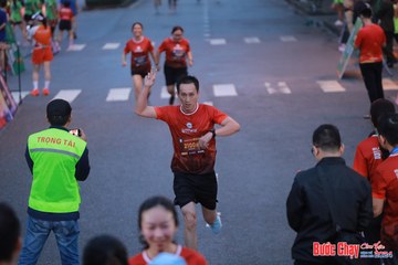 BƯỚC CHẠY CHÀO XUÂN THÀNH PHỐ QUẢNG NGÃI 2024 - Ảnh #1250642