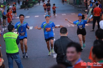 BƯỚC CHẠY CHÀO XUÂN THÀNH PHỐ QUẢNG NGÃI 2024 - Ảnh #1250415