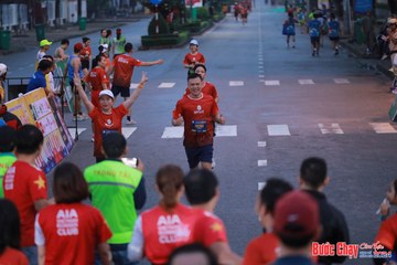 BƯỚC CHẠY CHÀO XUÂN THÀNH PHỐ QUẢNG NGÃI 2024 - Ảnh #1250453