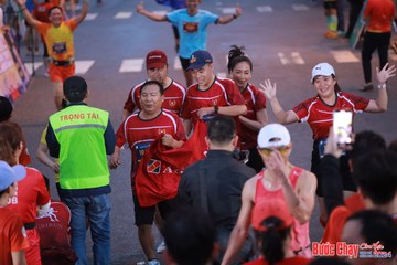 BƯỚC CHẠY CHÀO XUÂN THÀNH PHỐ QUẢNG NGÃI 2024 - Ảnh #1250361