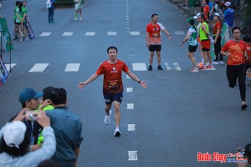 BƯỚC CHẠY CHÀO XUÂN THÀNH PHỐ QUẢNG NGÃI 2024 - Ảnh #1251659