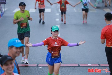 BƯỚC CHẠY CHÀO XUÂN THÀNH PHỐ QUẢNG NGÃI 2024 - Ảnh #1252356