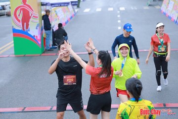 BƯỚC CHẠY CHÀO XUÂN THÀNH PHỐ QUẢNG NGÃI 2024 - Ảnh #1252254