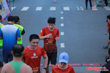BƯỚC CHẠY CHÀO XUÂN THÀNH PHỐ QUẢNG NGÃI 2024 - Ảnh #1251565