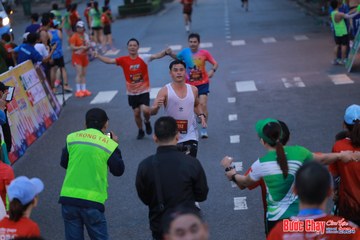 BƯỚC CHẠY CHÀO XUÂN THÀNH PHỐ QUẢNG NGÃI 2024 - Ảnh #1250740