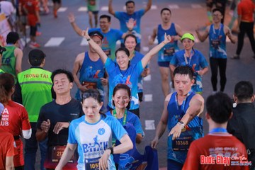 BƯỚC CHẠY CHÀO XUÂN THÀNH PHỐ QUẢNG NGÃI 2024 - Ảnh #1250241