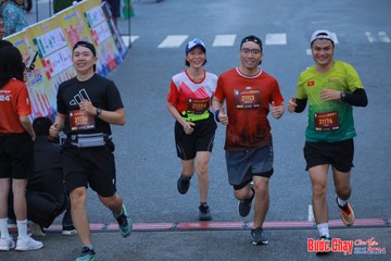BƯỚC CHẠY CHÀO XUÂN THÀNH PHỐ QUẢNG NGÃI 2024 - Ảnh #1252001