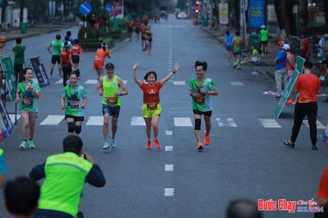 BƯỚC CHẠY CHÀO XUÂN THÀNH PHỐ QUẢNG NGÃI 2024 - Ảnh #1251798