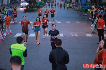 BƯỚC CHẠY CHÀO XUÂN THÀNH PHỐ QUẢNG NGÃI 2024 - Ảnh #1250619