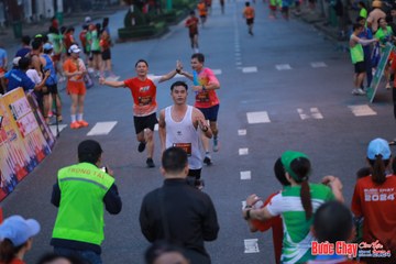 BƯỚC CHẠY CHÀO XUÂN THÀNH PHỐ QUẢNG NGÃI 2024 - Ảnh #1250738