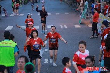 BƯỚC CHẠY CHÀO XUÂN THÀNH PHỐ QUẢNG NGÃI 2024 - Ảnh #1250956
