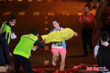 BƯỚC CHẠY CHÀO XUÂN THÀNH PHỐ QUẢNG NGÃI 2024 - Ảnh #1241600
