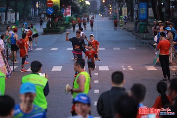 BƯỚC CHẠY CHÀO XUÂN THÀNH PHỐ QUẢNG NGÃI 2024 - Ảnh #1250426