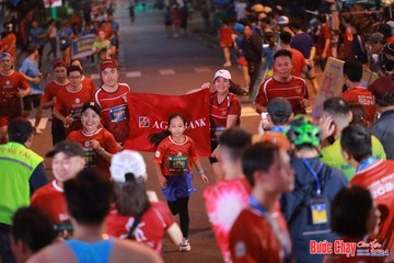 BƯỚC CHẠY CHÀO XUÂN THÀNH PHỐ QUẢNG NGÃI 2024 - Ảnh #1249613