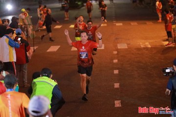 BƯỚC CHẠY CHÀO XUÂN THÀNH PHỐ QUẢNG NGÃI 2024 - Ảnh #1249081