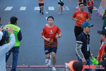 BƯỚC CHẠY CHÀO XUÂN THÀNH PHỐ QUẢNG NGÃI 2024 - Ảnh #1251662