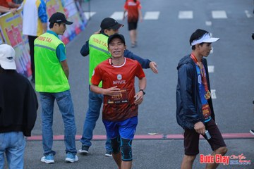 BƯỚC CHẠY CHÀO XUÂN THÀNH PHỐ QUẢNG NGÃI 2024 - Ảnh #1251859