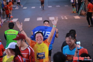 BƯỚC CHẠY CHÀO XUÂN THÀNH PHỐ QUẢNG NGÃI 2024 - Ảnh #1250377