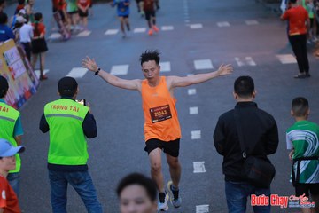 BƯỚC CHẠY CHÀO XUÂN THÀNH PHỐ QUẢNG NGÃI 2024 - Ảnh #1250766