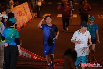 BƯỚC CHẠY CHÀO XUÂN THÀNH PHỐ QUẢNG NGÃI 2024 - Ảnh #1239370