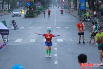BƯỚC CHẠY CHÀO XUÂN THÀNH PHỐ QUẢNG NGÃI 2024 - Ảnh #1252348