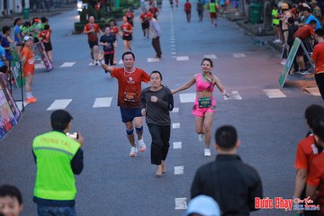 BƯỚC CHẠY CHÀO XUÂN THÀNH PHỐ QUẢNG NGÃI 2024 - Ảnh #1250591